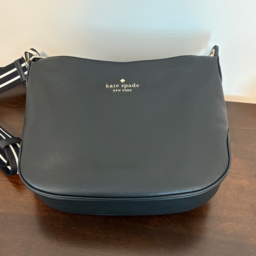 Kate Spade Elegant Black Crossbody Bag - Picture 2 of 10